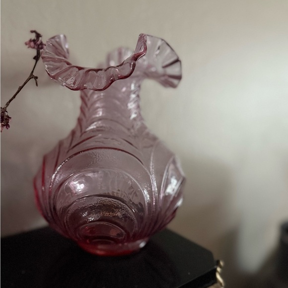 Vintage Fenton Elegant Pink Glass Vase - Picture 4 of 4